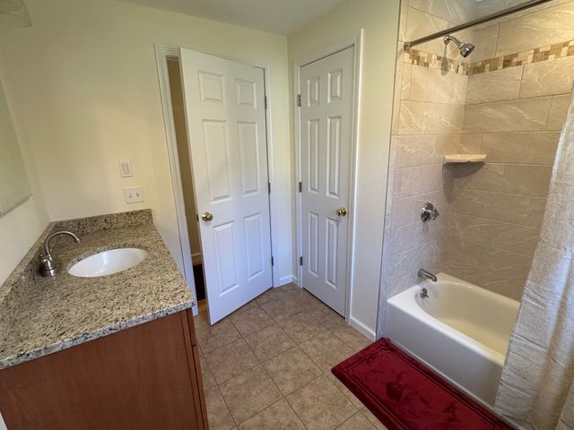 43 Billings Rd, Fitchburg, MA 01420
