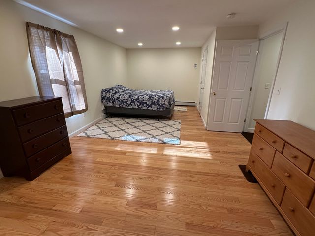 43 Billings Rd, Fitchburg, MA 01420