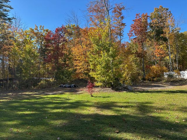 43 Billings Rd, Fitchburg, MA 01420