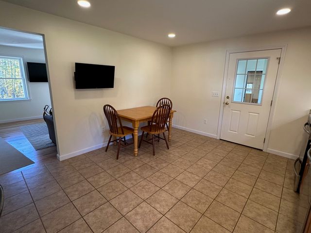 43 Billings Rd, Fitchburg, MA 01420