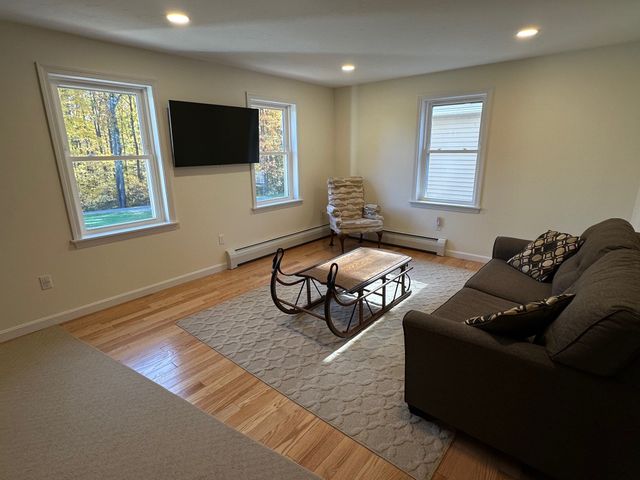 43 Billings Rd, Fitchburg, MA 01420