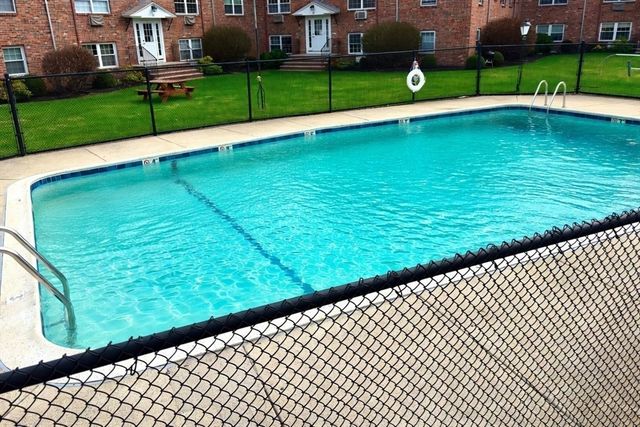 12 Colonial Village Drive 12, Arlington, MA 02474