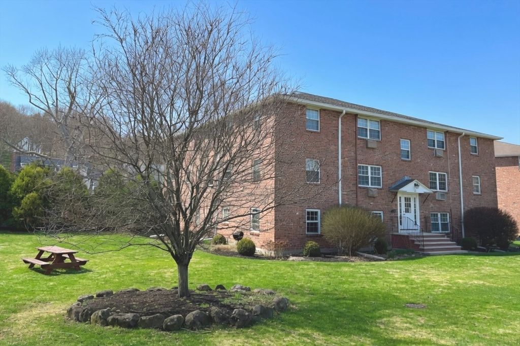 12 Colonial Village Drive 12, Arlington, MA 02474