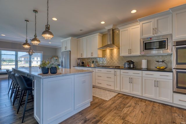 2221 Sable Way, Newburgh, IN 47630