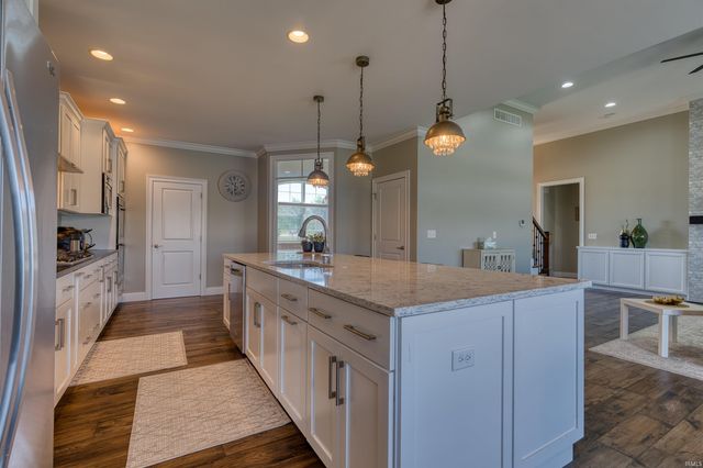 2221 Sable Way, Newburgh, IN 47630