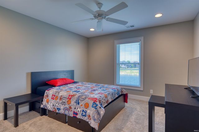 2221 Sable Way, Newburgh, IN 47630