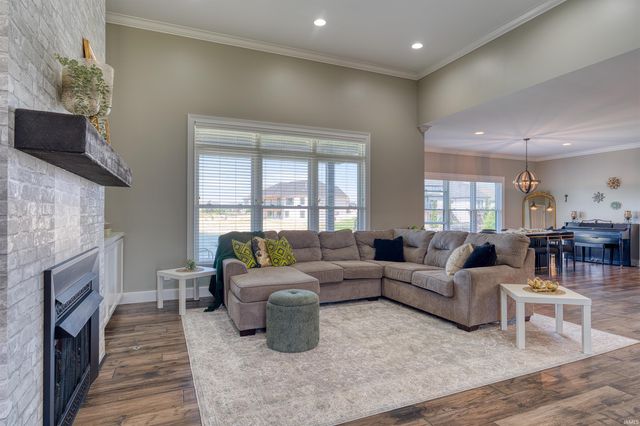 2221 Sable Way, Newburgh, IN 47630