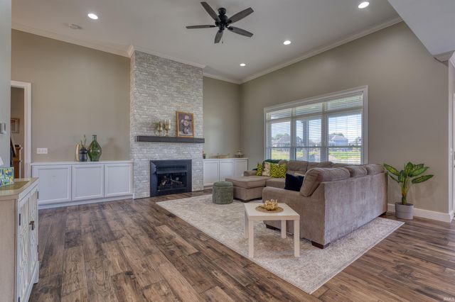 2221 Sable Way, Newburgh, IN 47630