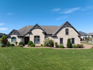 2221 Sable Way, Newburgh, IN 47630