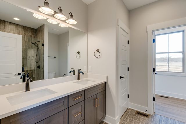 6841 Highway 41, N, Cedar Hill, TN 37032