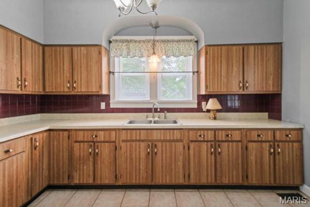 402 N Taylor Avenue, Crystal City, MO 63019