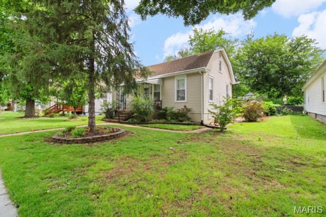 402 N Taylor Avenue, Crystal City, MO 63019