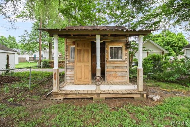 402 N Taylor Avenue, Crystal City, MO 63019