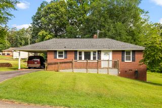 114 W Carolina Street, Duncan, SC 29344