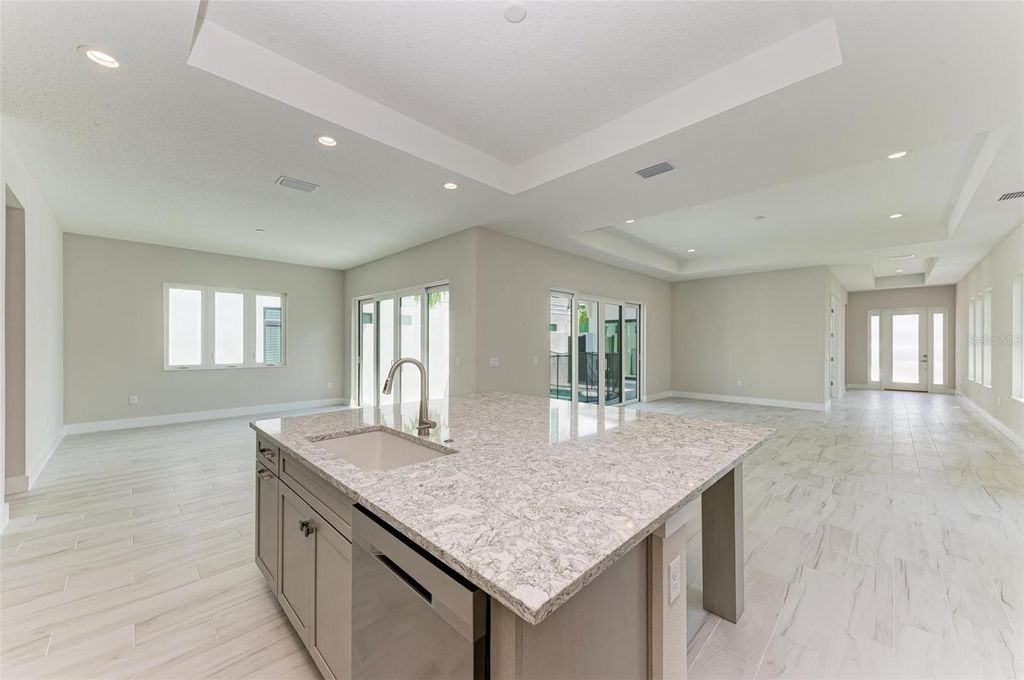 Image 15 of property listing at 6028 CAT CLAW LANE, Bradenton, FL 34210