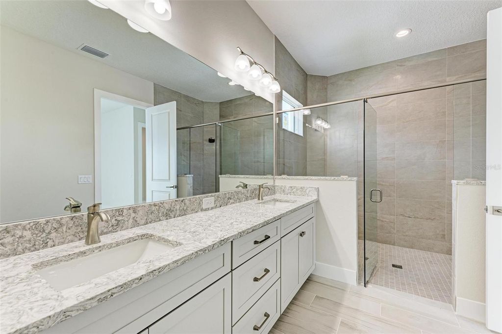 Image 23 of property listing at 6028 CAT CLAW LANE, Bradenton, FL 34210