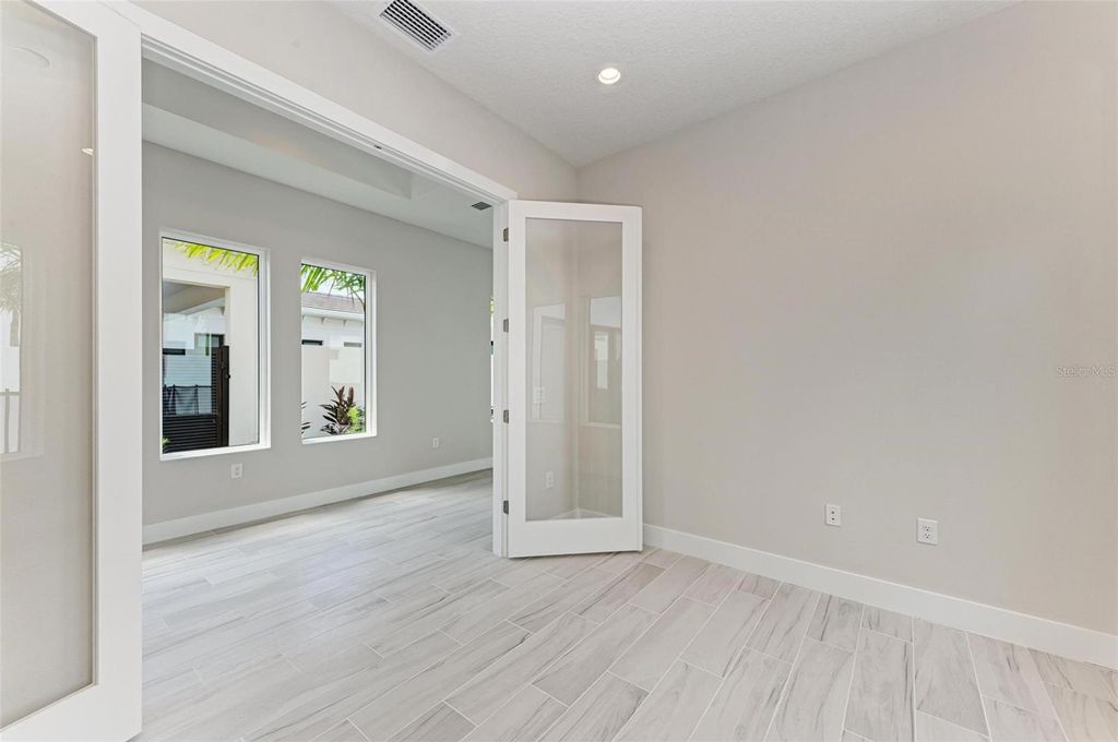 Image 26 of property listing at 6028 CAT CLAW LANE, Bradenton, FL 34210