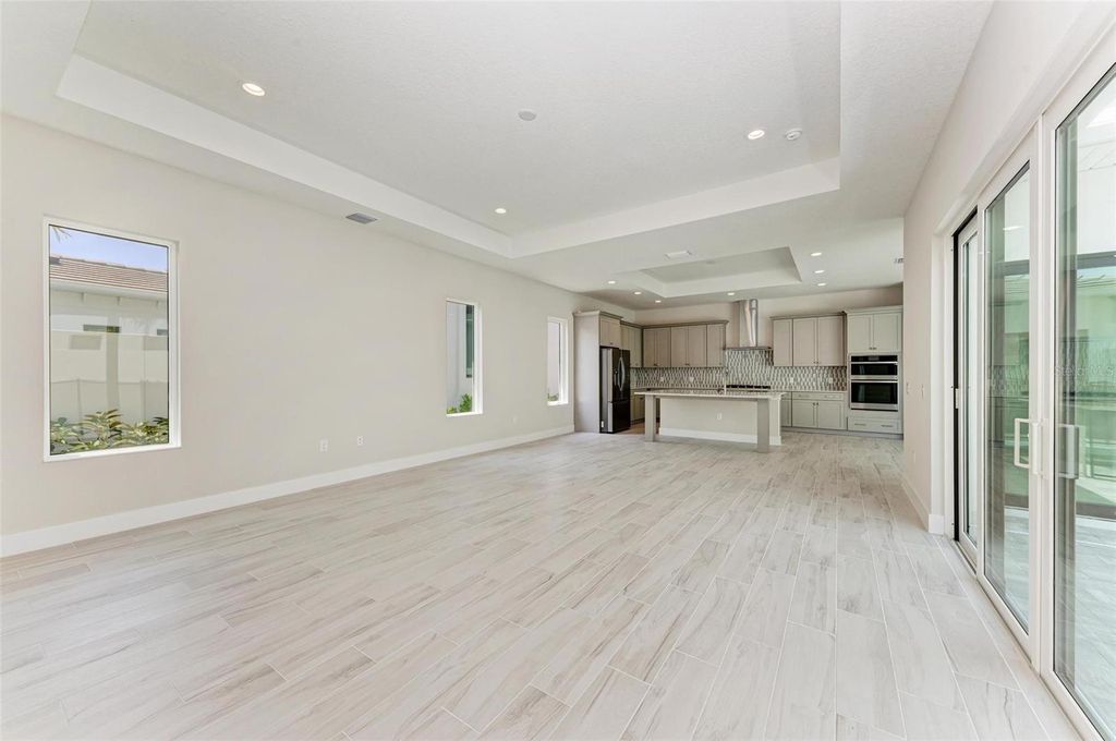 Image 6 of property listing at 6028 CAT CLAW LANE, Bradenton, FL 34210