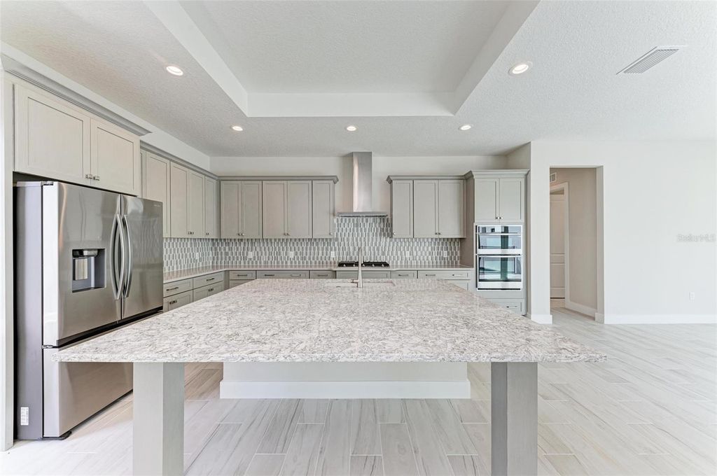 Image 10 of property listing at 6028 CAT CLAW LANE, Bradenton, FL 34210