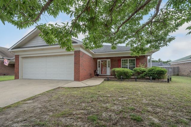 61 Lincolnshire Lane, Phenix City, AL 36870