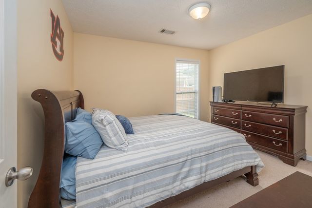 61 Lincolnshire Lane, Phenix City, AL 36870