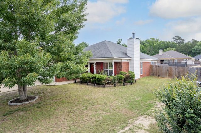 61 Lincolnshire Lane, Phenix City, AL 36870
