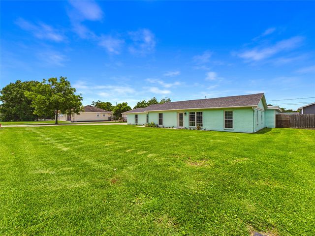 1212 Delores Street, Kemah, TX 77565
