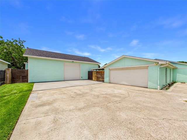 1212 Delores Street, Kemah, TX 77565