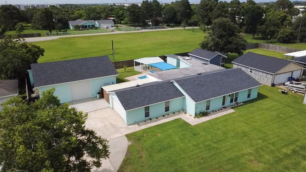 1212 Delores Street, Kemah, TX 77565