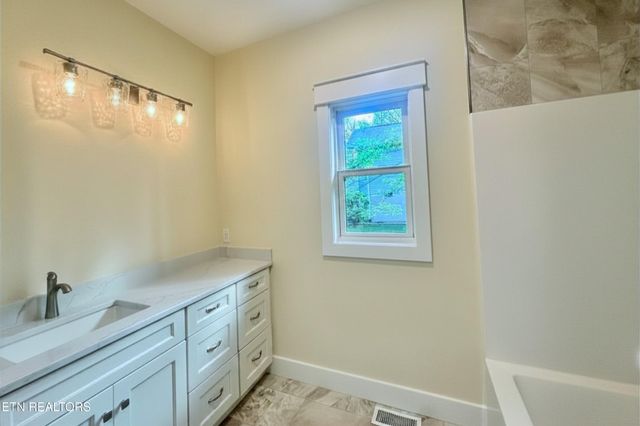 614 Apoka Lane, Crossville, TN 38572