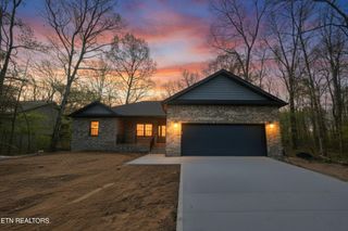 614 Apoka Lane, Crossville, TN 38572