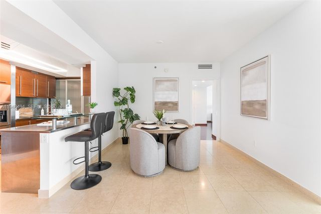 450 Alton Rd 2703, Miami Beach, FL 33139