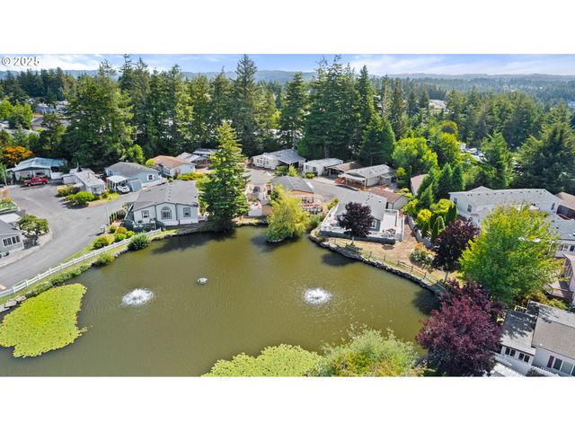 1975 SHOREPINES Dr, Coos Bay, OR 97420
