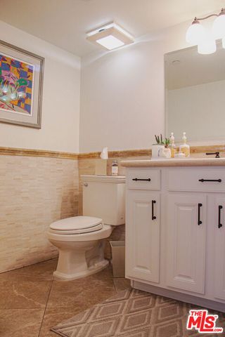 10390 La Grange Avenue PH3, Los Angeles, CA 90025