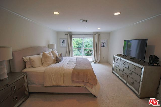 10390 La Grange Avenue PH3, Los Angeles, CA 90025