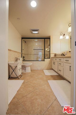 10390 La Grange Avenue PH3, Los Angeles, CA 90025