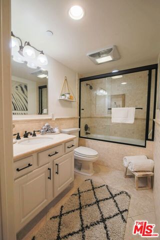 10390 La Grange Avenue PH3, Los Angeles, CA 90025