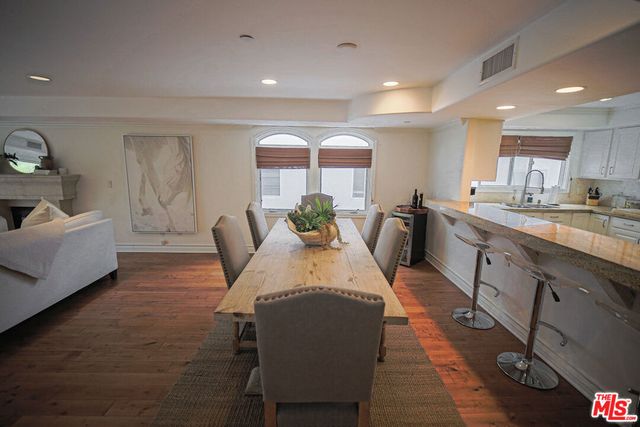 10390 La Grange Avenue PH3, Los Angeles, CA 90025