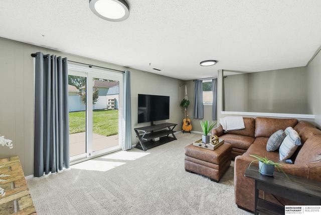 13435 Cedar Street, Omaha, NE 68144