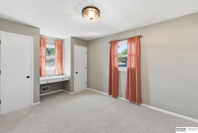 13435 Cedar Street, Omaha, NE 68144