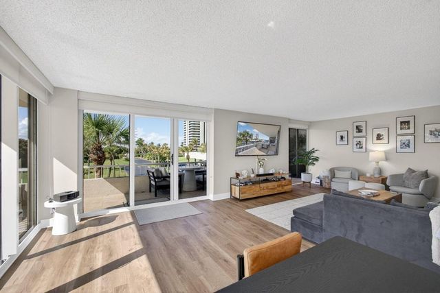 5510 N Ocean Drive 2d, Singer Island, FL 33404