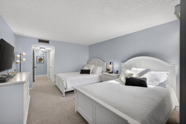 5510 N Ocean Drive 2d, Singer Island, FL 33404