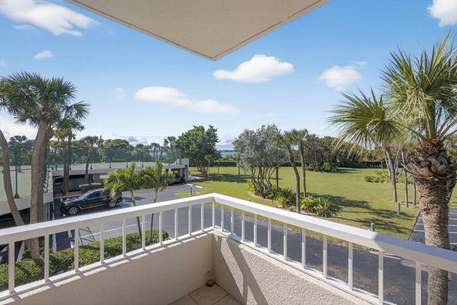 5510 N Ocean Drive 2d, Singer Island, FL 33404