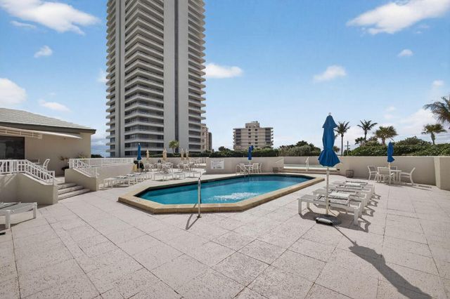 5510 N Ocean Drive 2d, Singer Island, FL 33404