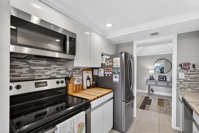 5510 N Ocean Drive 2d, Singer Island, FL 33404