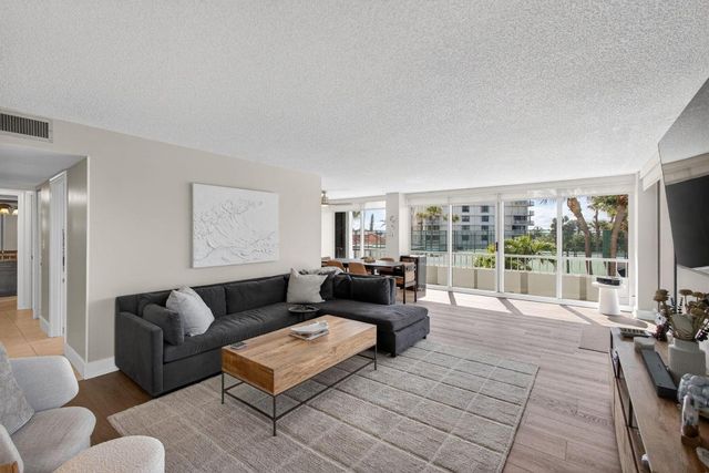 5510 N Ocean Drive 2d, Singer Island, FL 33404