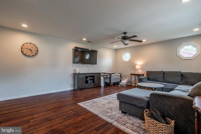 58 HOLLY BLVD, Southampton, NJ 08088