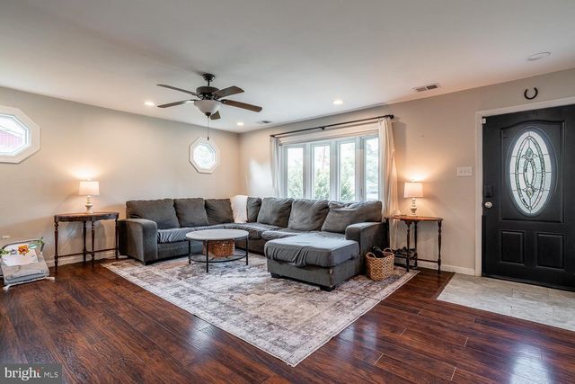 58 HOLLY BLVD, Southampton, NJ 08088