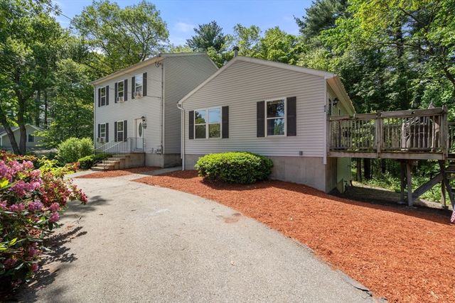 43 Outlook Rd, Billerica, MA 01862