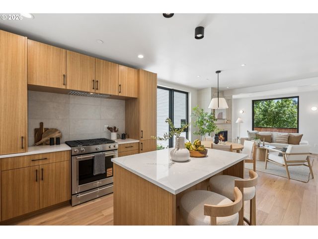 4611 N CAMPBELL Ave, Portland, OR 97217